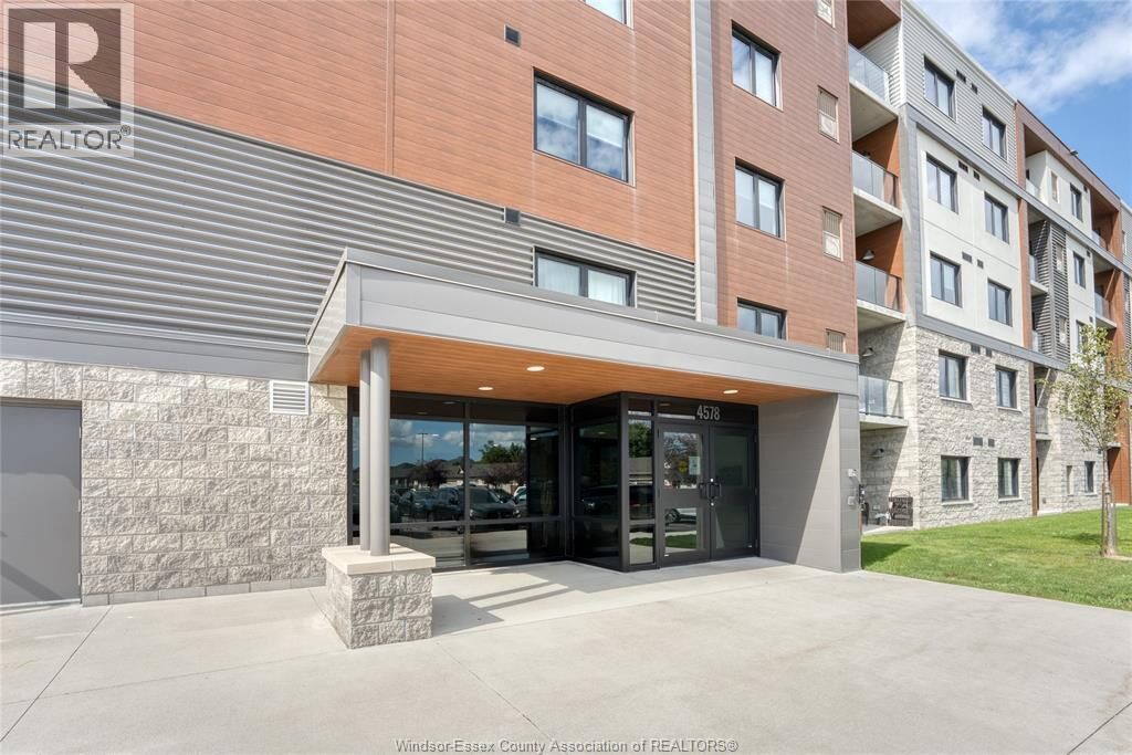 Property Photo:  4578 Huron Church Line Road 502  ON N9H 0M2 
