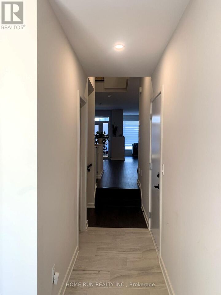 Property Photo:  669 Honeydew Street  ON K1X 0K5 