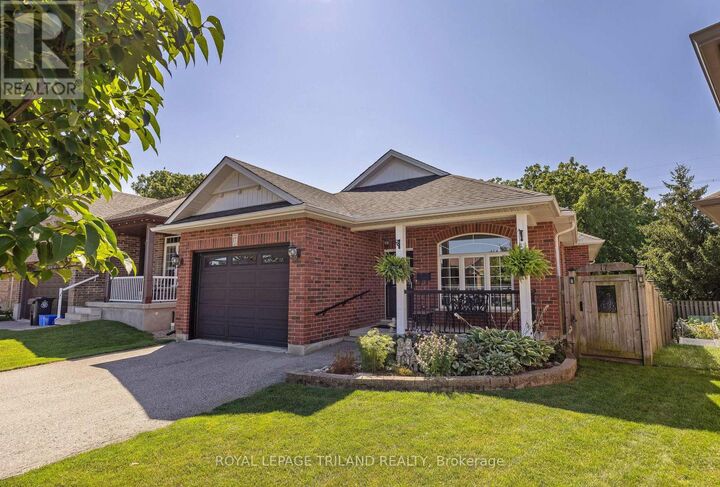 Property Photo: 17 Jacklin Court ON N5P 3T1
