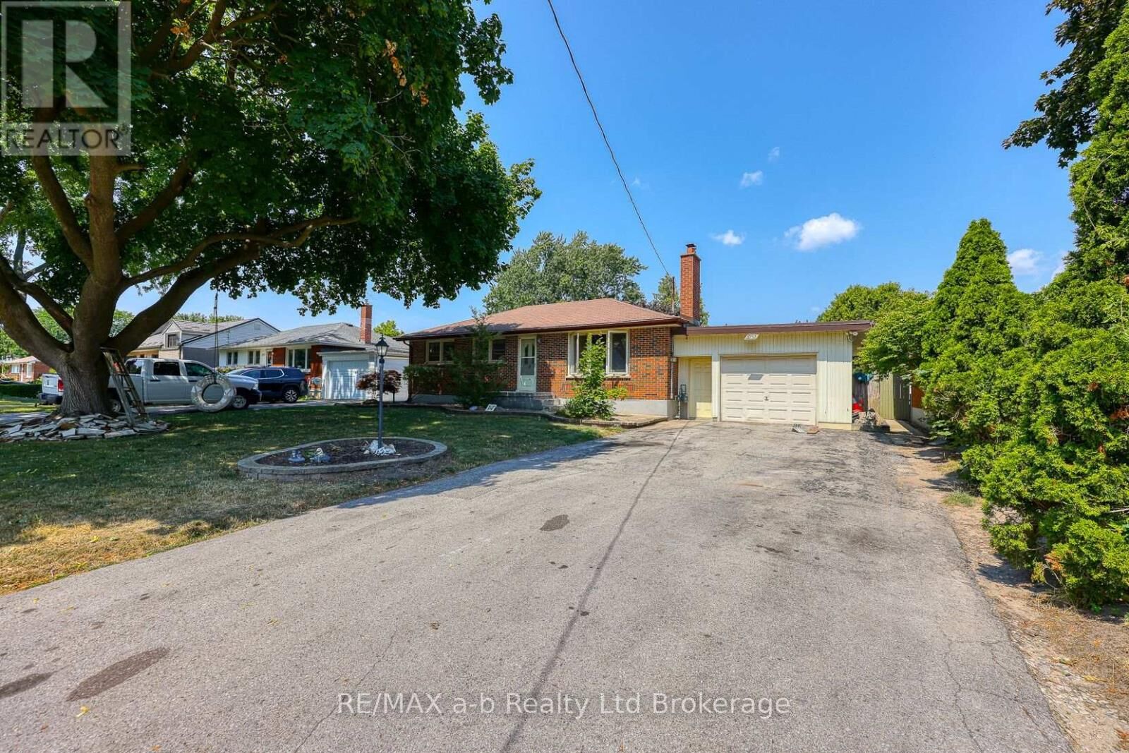 Property Photo:  6752 Beattie Street  ON N6P 1A7 