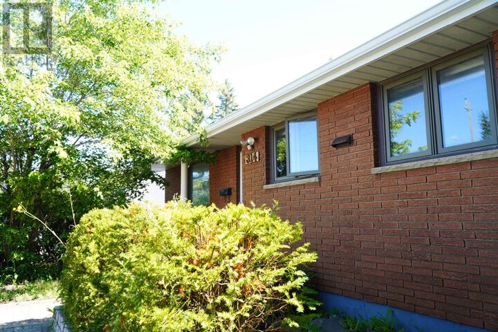 Property Photo:  314 Edward Street N  ON P7C 4P2 