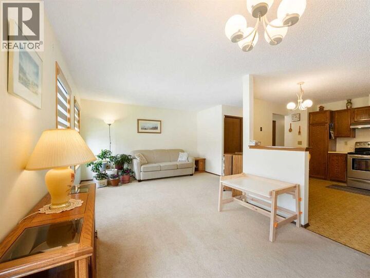 Property Photo: 1620 47 Street Southwest AB T3C 2C8