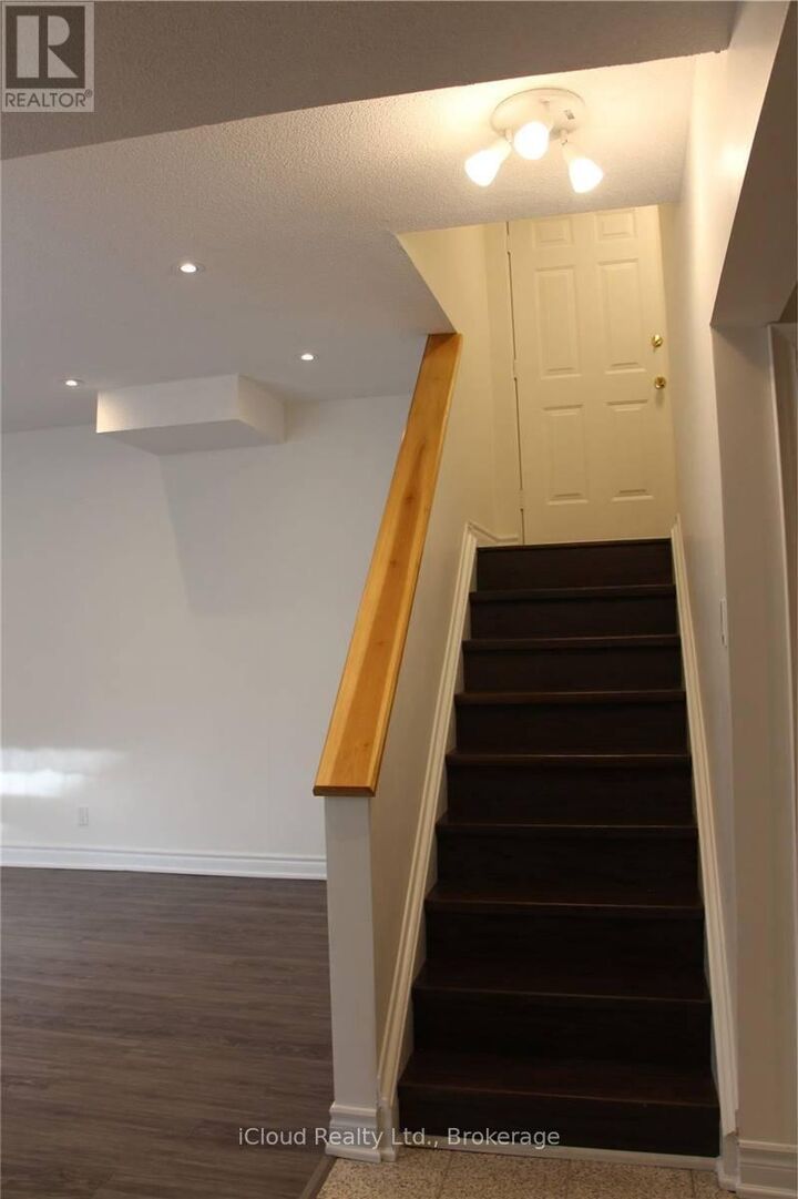 Property Photo: 1449 Ithaca Court ON L5J 4L1