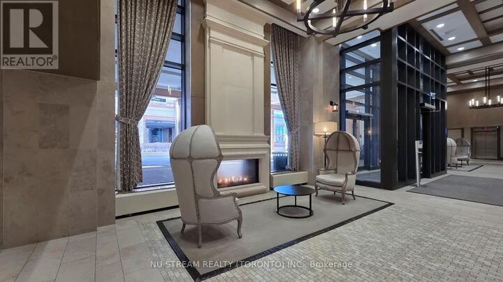 Property Photo:  3091 Dufferin Street 613  ON M6A 0C4 