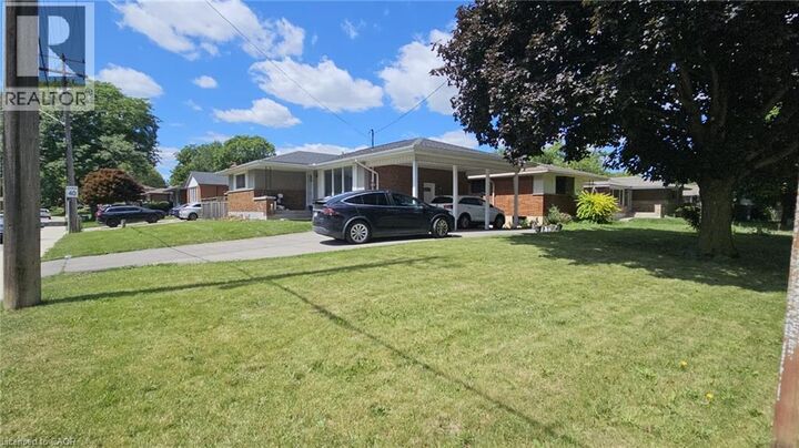 Property Photo:  98 Lynbrook Drive Upper  ON L9C 2K9 