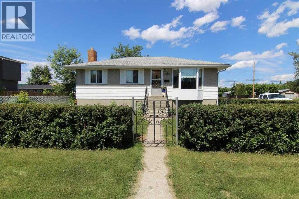 Property Photo:  7504 39 Avenue Northwest  AB T3B 1V3 