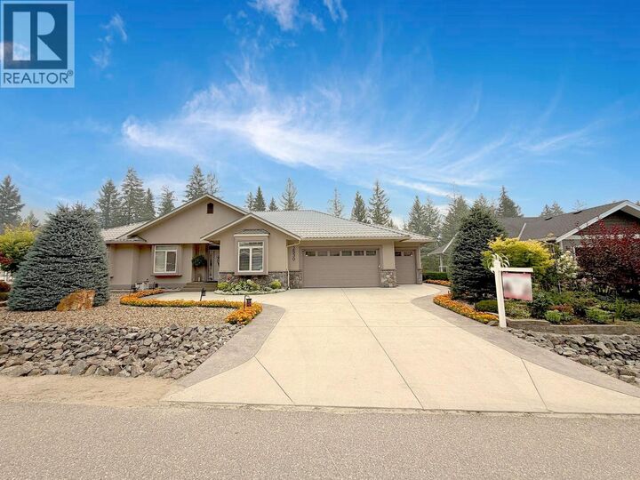 Property Photo: 2530 Valley Place BC V0E 1H2