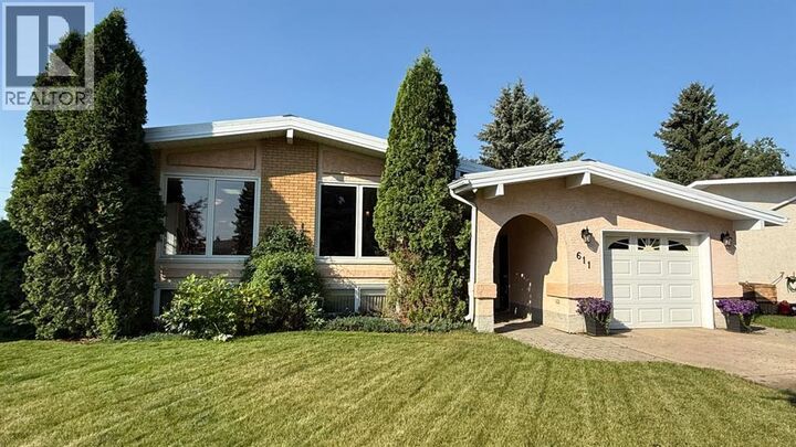 Property Photo: 611 6 Avenue West AB T0J 1P0