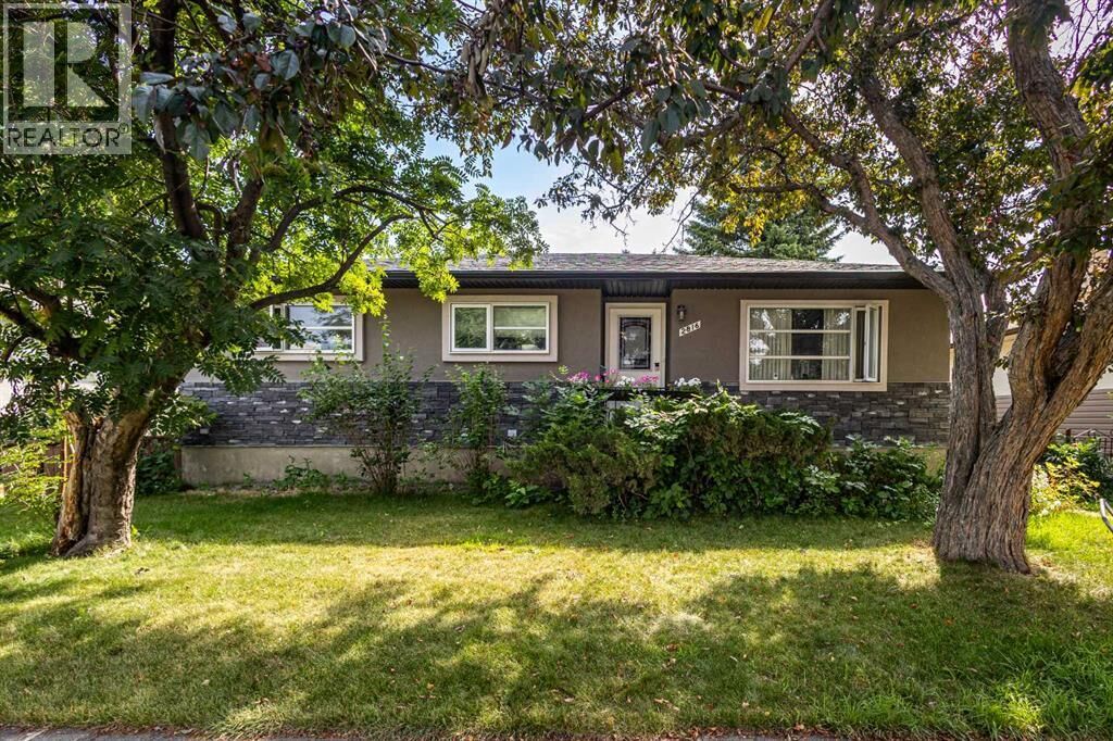Property Photo: 2816 24 Street Northwest AB T2M 3Z3