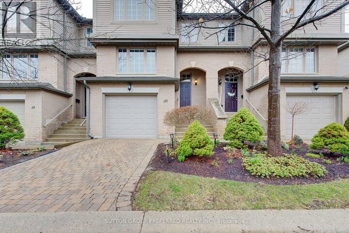 Property Photo: 270 North Centre Road 20 ON N6G 5E2