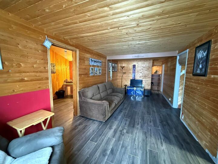 Property Photo: 785 Bond Street MB R0K 1L0