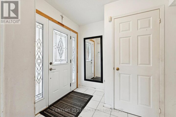 Property Photo: 71 Townley Crescent ON L6Z 4T1