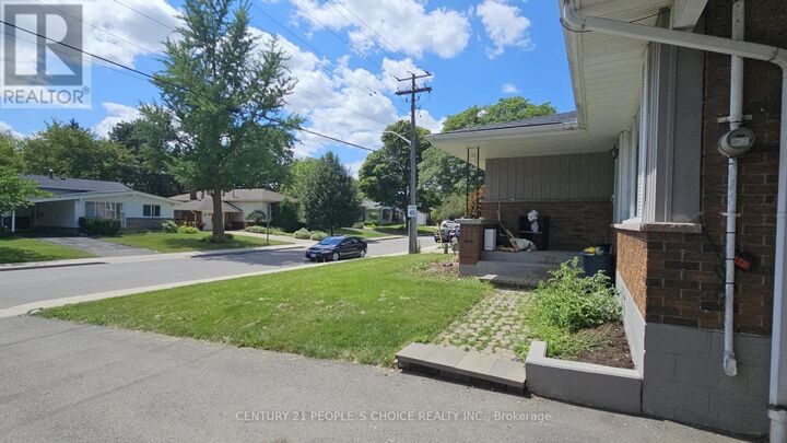 Property Photo:  98 Lynbrook Drive  ON L9C 2K9 