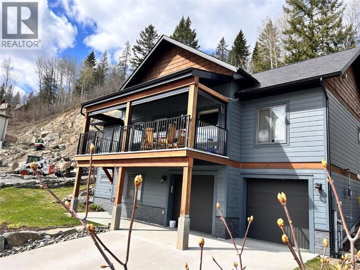 Property Photo: 944 Redstone Drive BC V0G 1Y0
