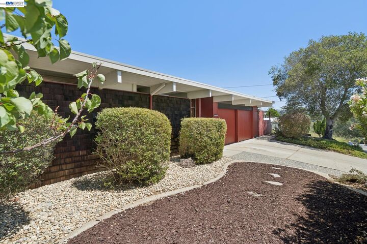 Property Photo: 5427 Greenridge Rd CA 94552