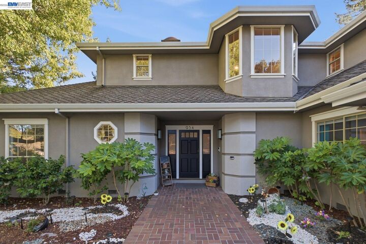 Property Photo:  934 Wilmington Way  CA 94062 