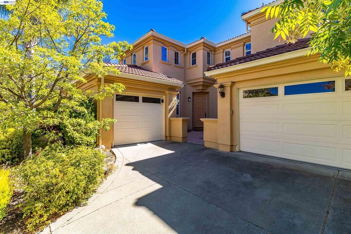 Property Photo: 5811 Cattleya Dr CA 94582