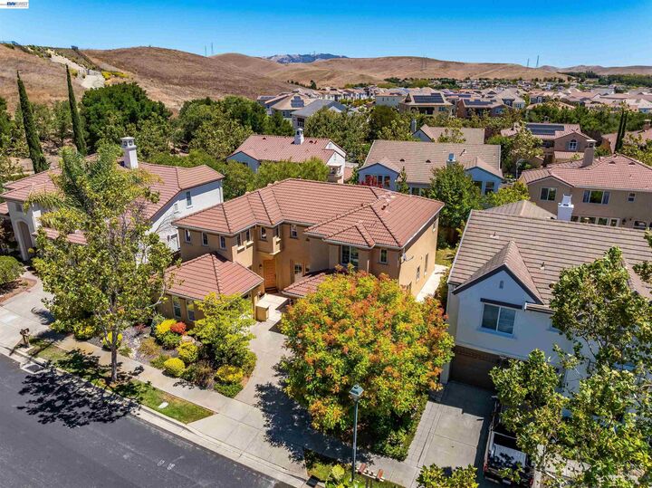 Property Photo: 5811 Cattleya Dr CA 94582