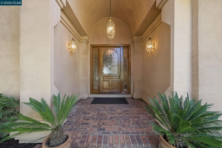 Property Photo:  2426 Heritage Oaks Dr  CA 94507 