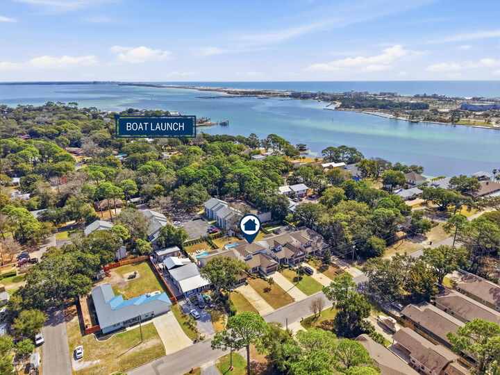 Property Photo:  131 SE Magnolia Avenue  FL 32548 