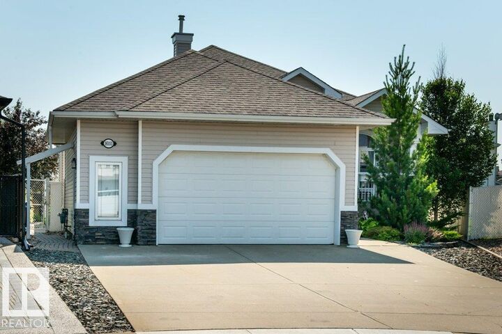 Property Photo:  16103 72 Street NW  AB T5Z 3T7 