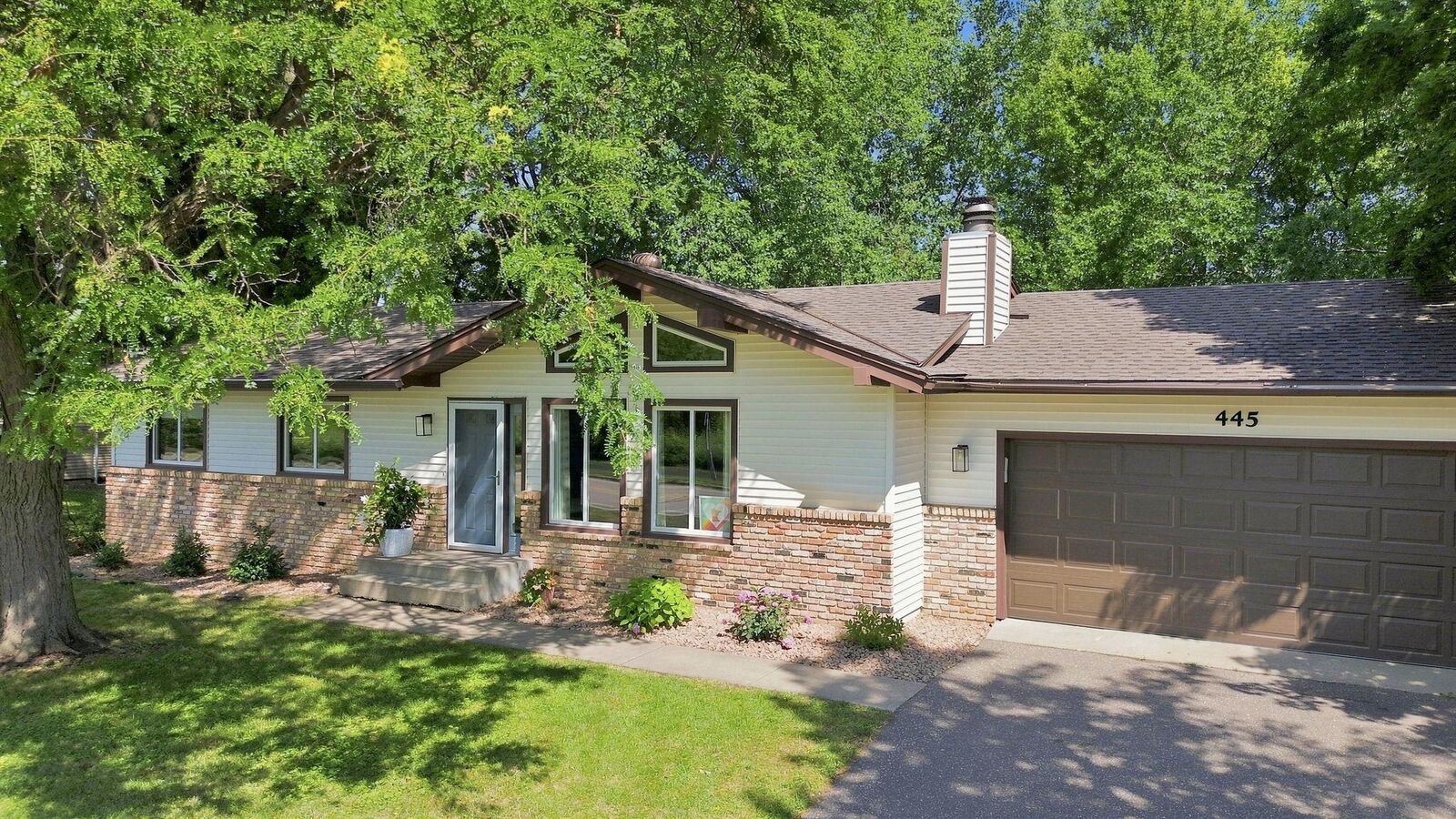 Property Photo:  445 Gramsie Road  MN 55126 