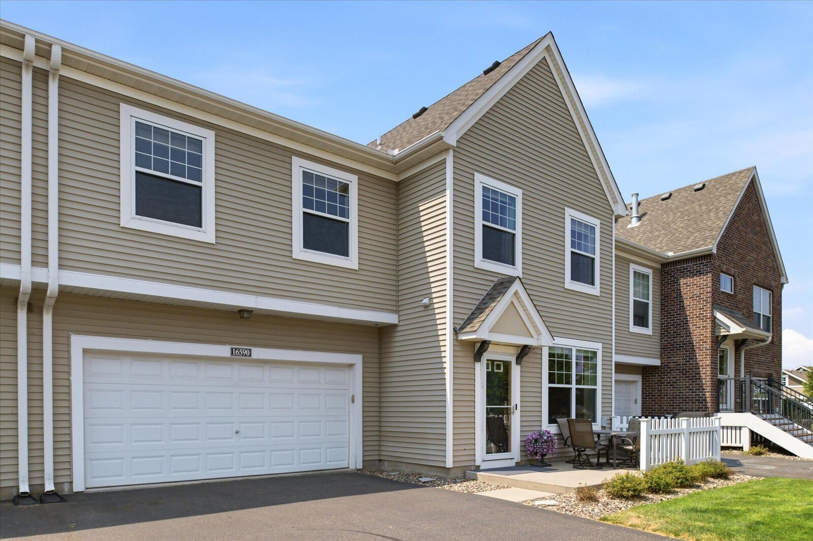 Property Photo:  16590 72nd Court NE  MN 55330 