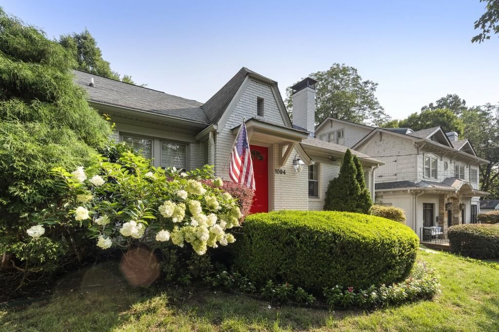Property Photo: 1094 Virginia Avenue GA 30306
