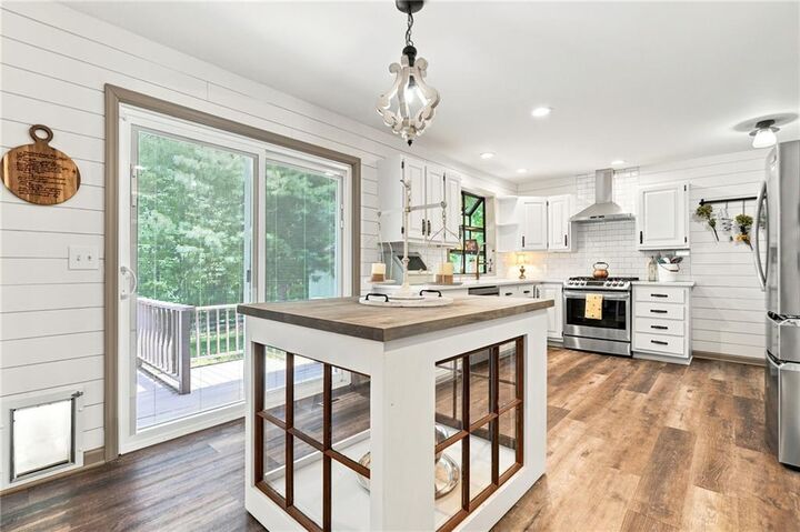 Property Photo:  290 Sharptop Ridge Road  GA 30143 