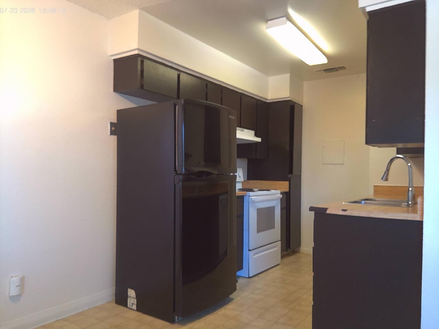 Property Photo: 655 W Ashlan Avenue 204 CA 93612