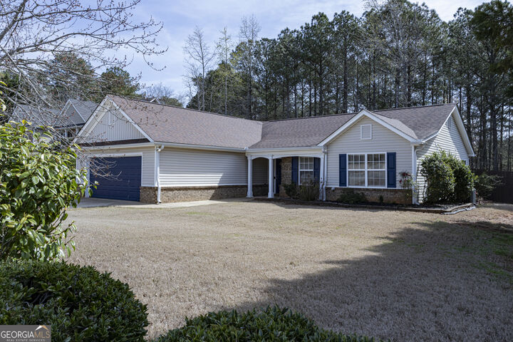 Property Photo: 305 Bradford Court GA 30011