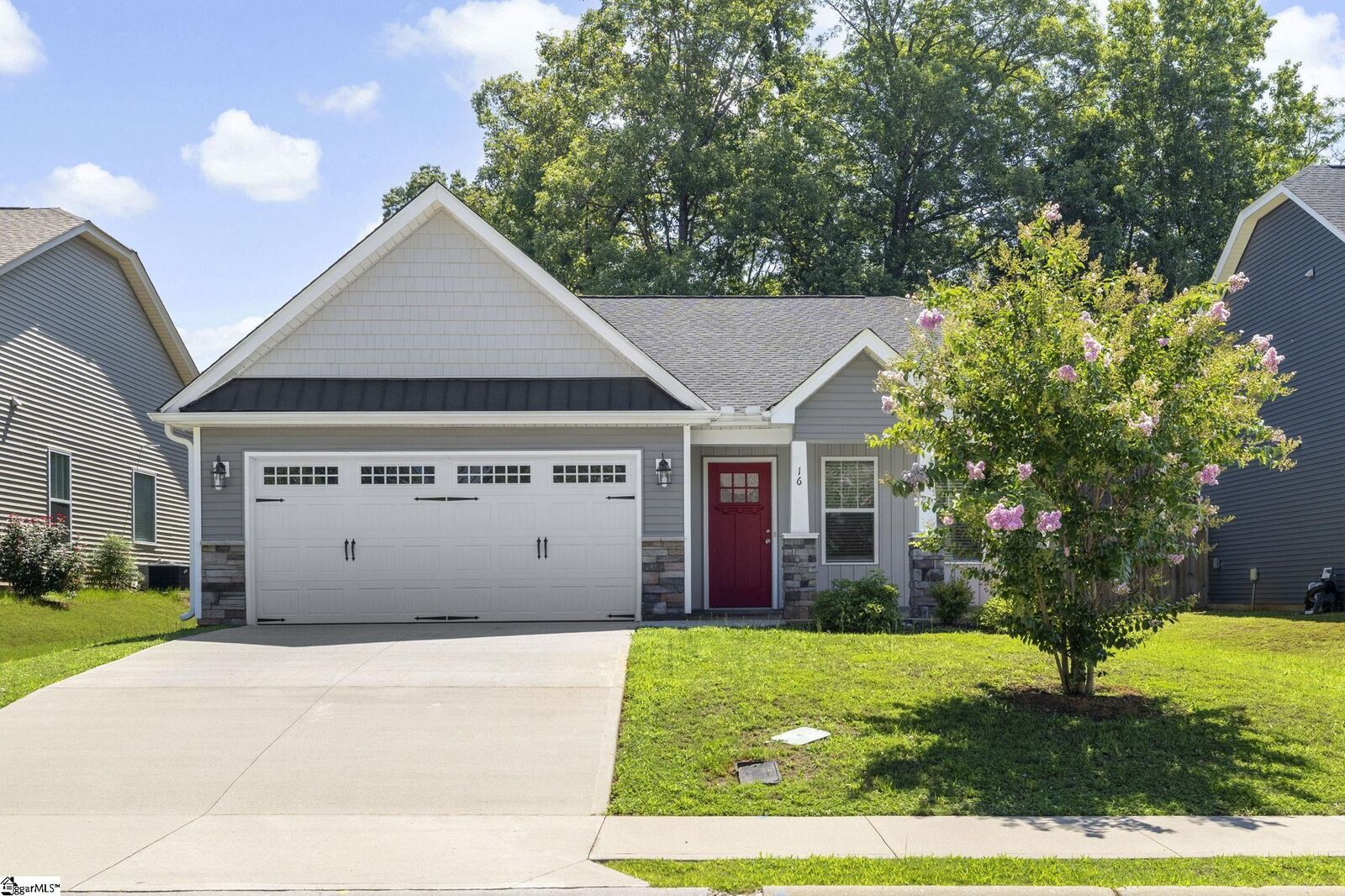 Property Photo: 16 Mendham Lane SC 29650