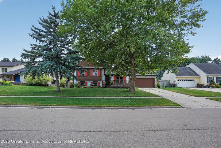 Property Photo: 941 Alexandria Drive MI 48917
