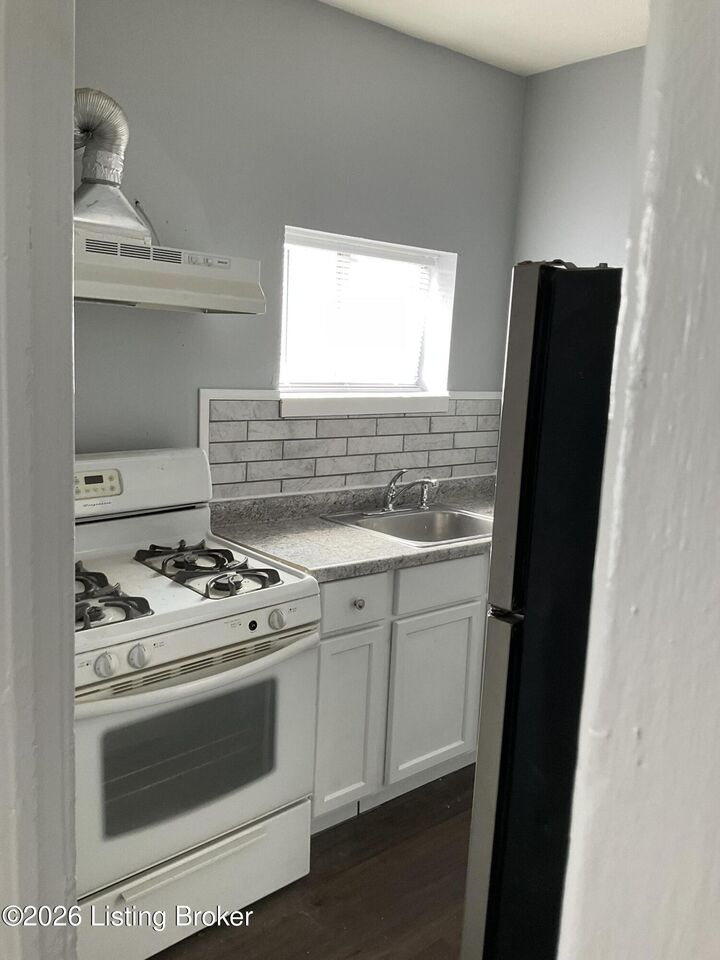 Property Photo:  956 S Floyd St 1  KY 40203 