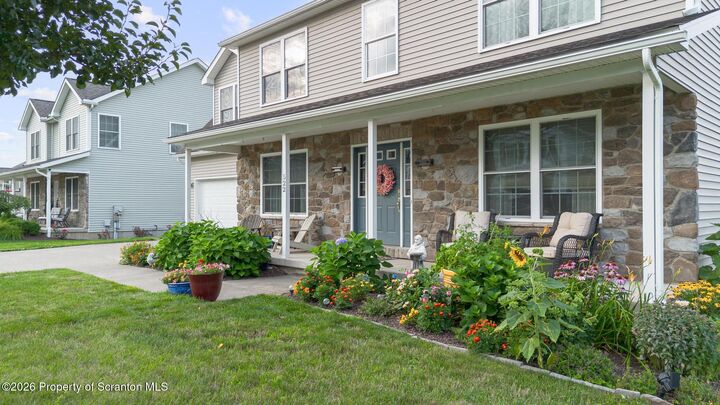 Property Photo:  522 Wisteria Drive  PA 18507 
