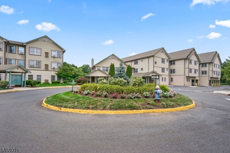 Property Photo:  89 Park Edge 3F  NJ 07922 