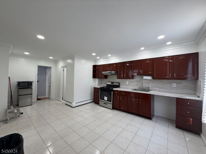 Property Photo:  52 Lafayette Ave 1  NJ 07055 