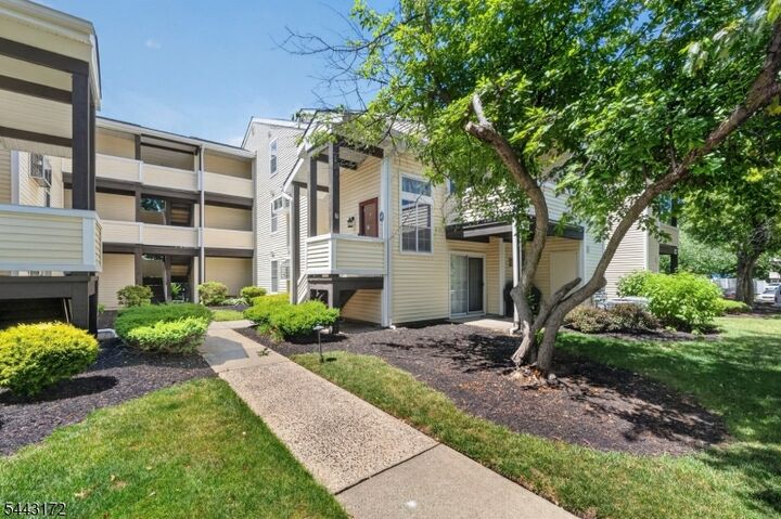 Property Photo:  121 Country Club-10  NJ 07083 
