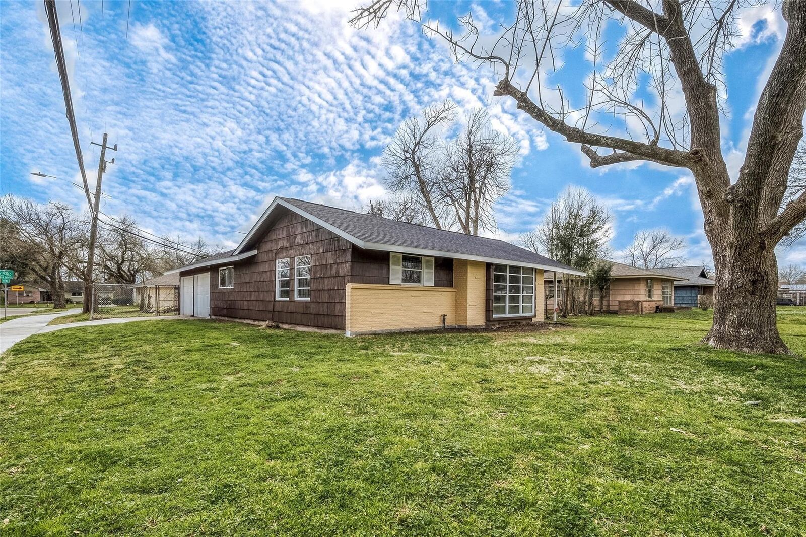 Property Photo:  5874 Reed Road  TX 77033 