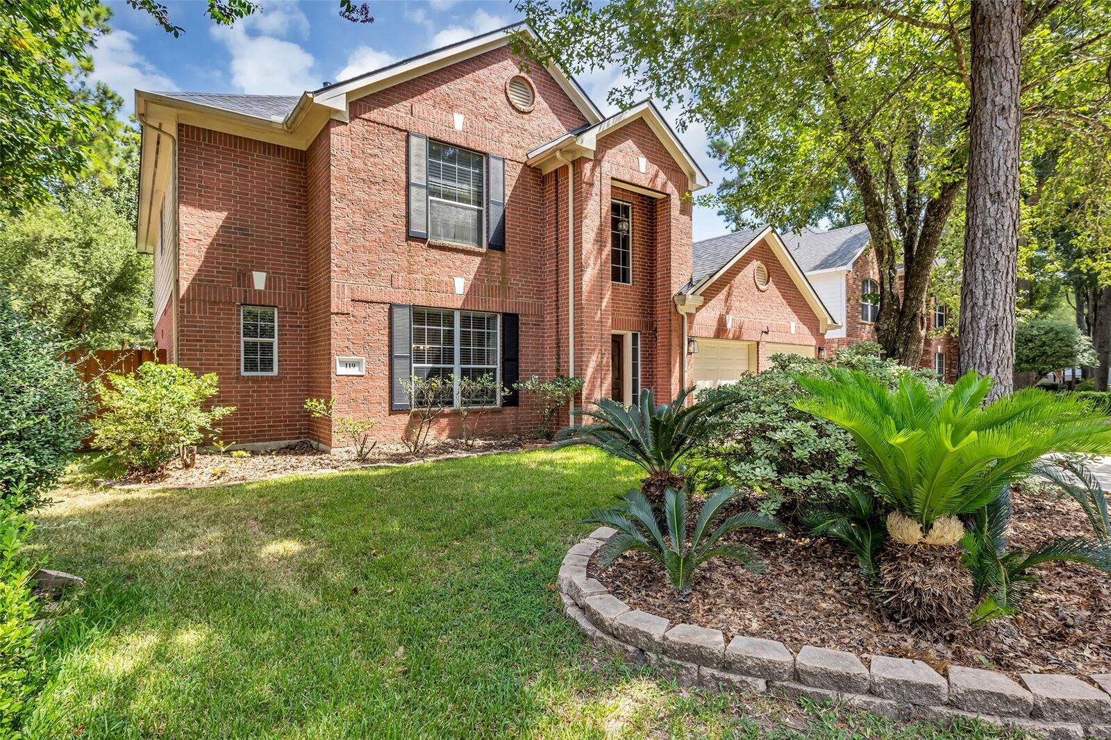 Property Photo: 119 N Westwinds Circle TX 77382