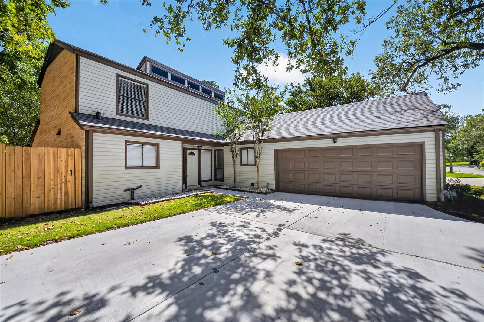 Property Photo: 1746 Cloister Drive 6 TX 77532