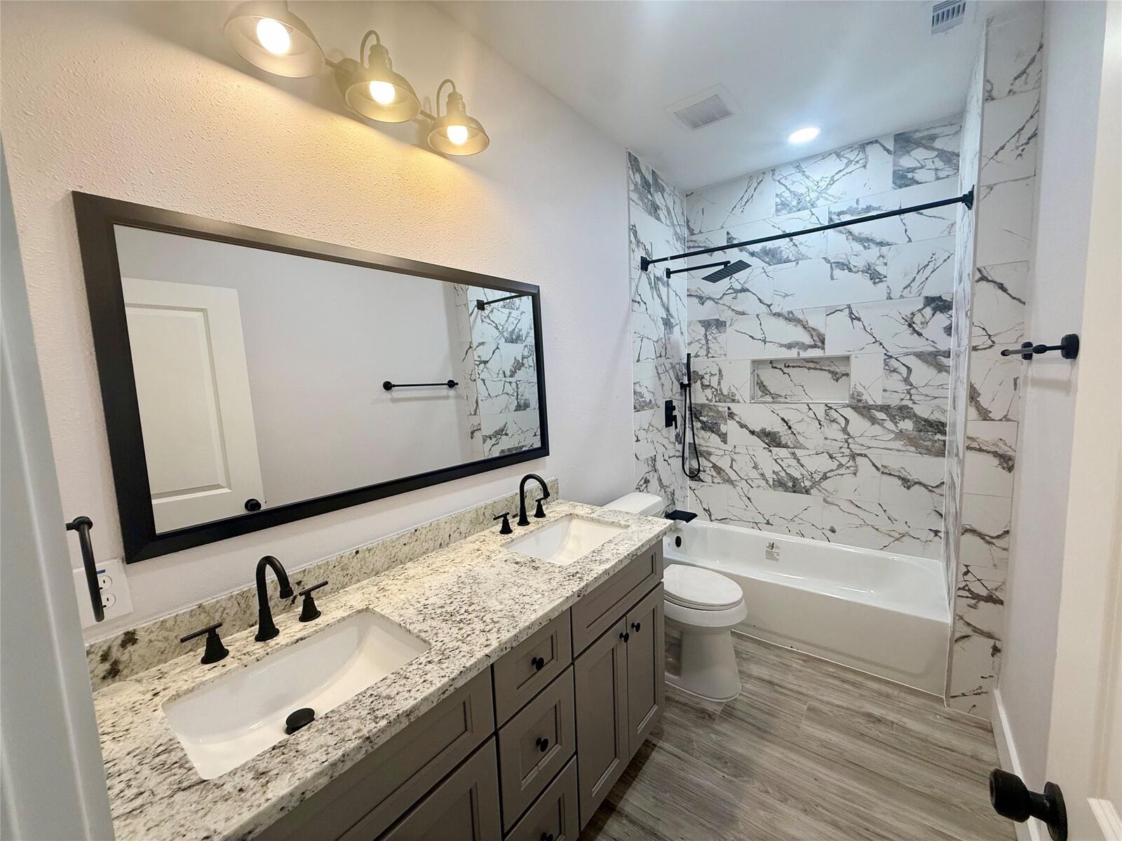 Property Photo:  9508 Quaker Court B  TX 77583 