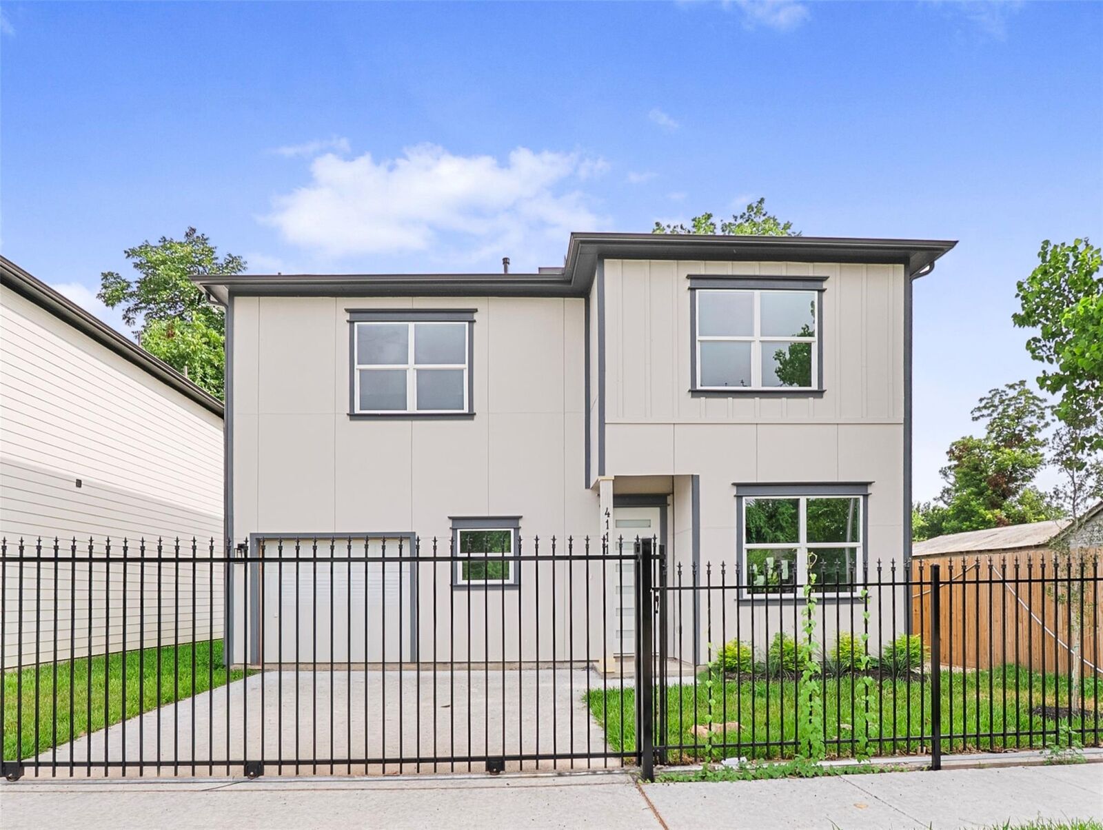 Property Photo:  4111 E Toliver Street  TX 77016 