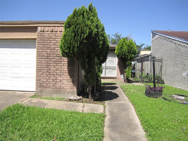 Property Photo: 12461 Wellington Park Drive TX 77072