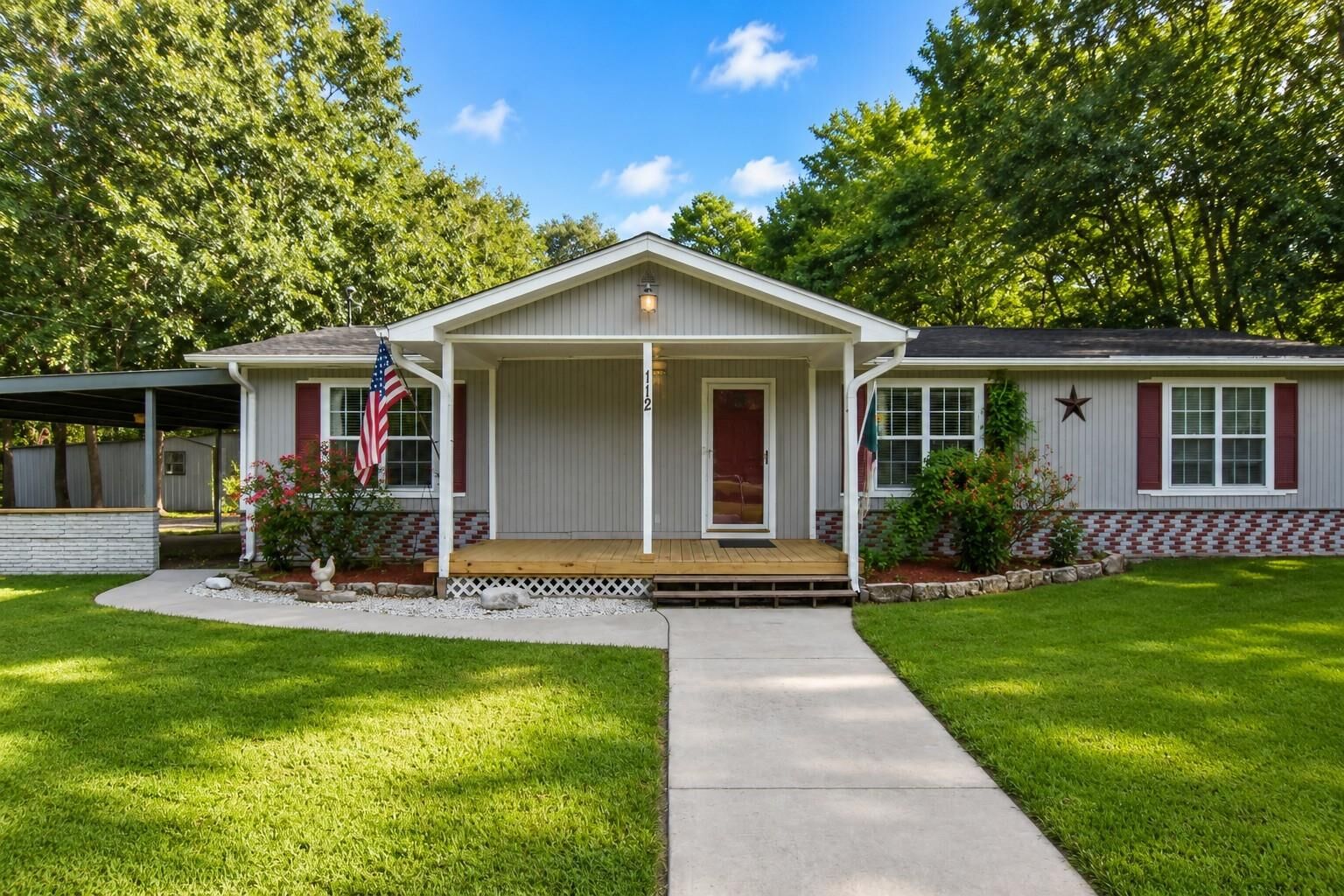 Property Photo: 112 Lone Pine Drive TX 77336