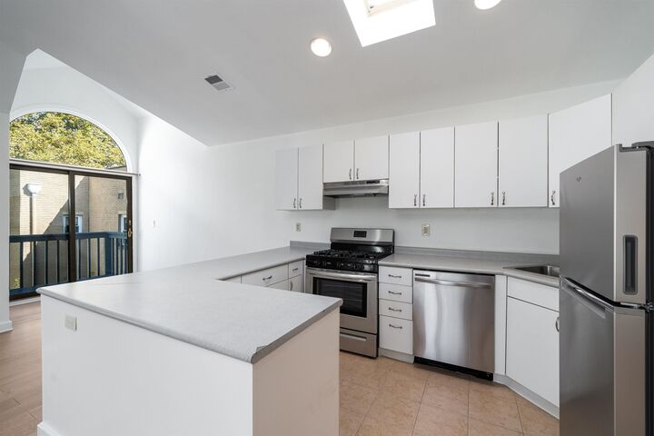 Property Photo:  79 Sherman Pl 2  NJ 07307 
