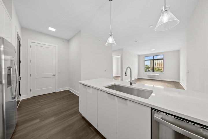 Property Photo:  121 34th St 402  NJ 07087-5902 