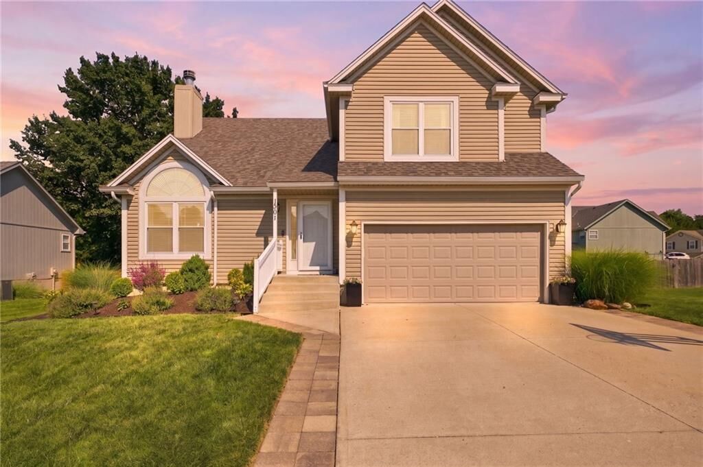 Property Photo: 1301 Tabitha Lane MO 64034