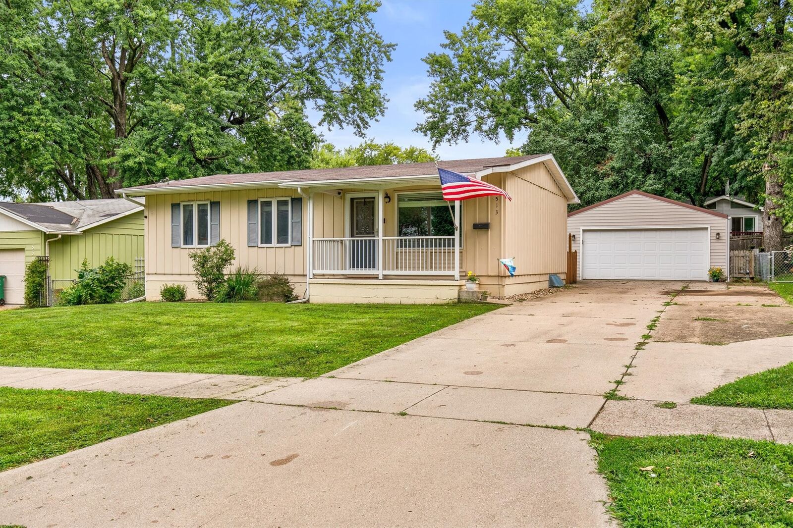 Property Photo: 8513 Madison Avenue IA 50322