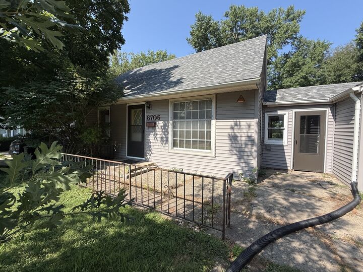 Property Photo: 6706 SW 16th Street IA 50315